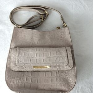 Isaac Mizrahi Tan purse crossbody